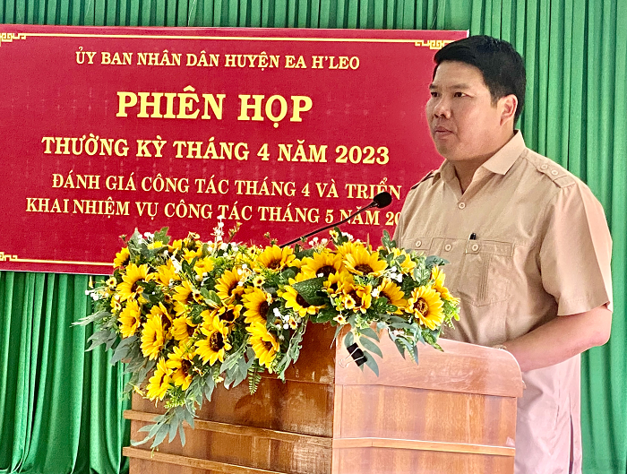 UBND huyện hop thuong ky thang 4 3